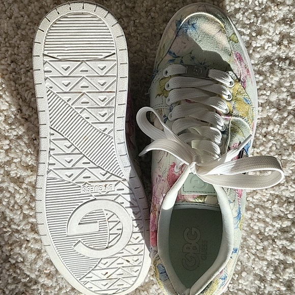 GBG - Picture 4 of 8